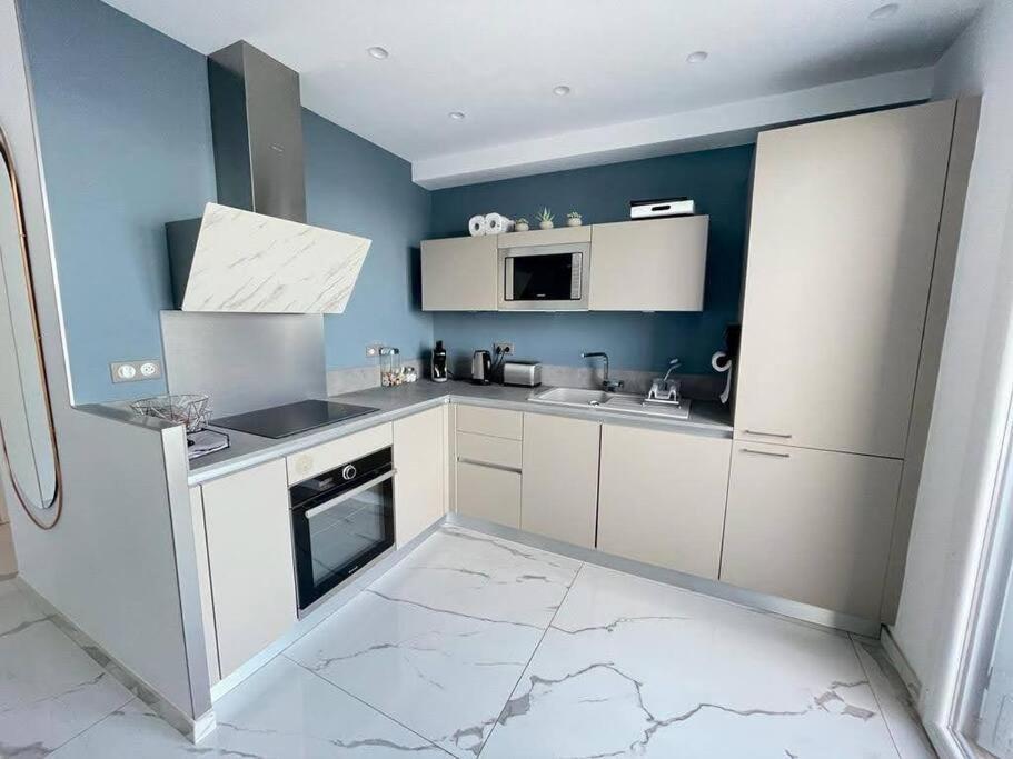 Beach Front, Superbe Appartement Pour 4 Personnes Nisa Exterior foto