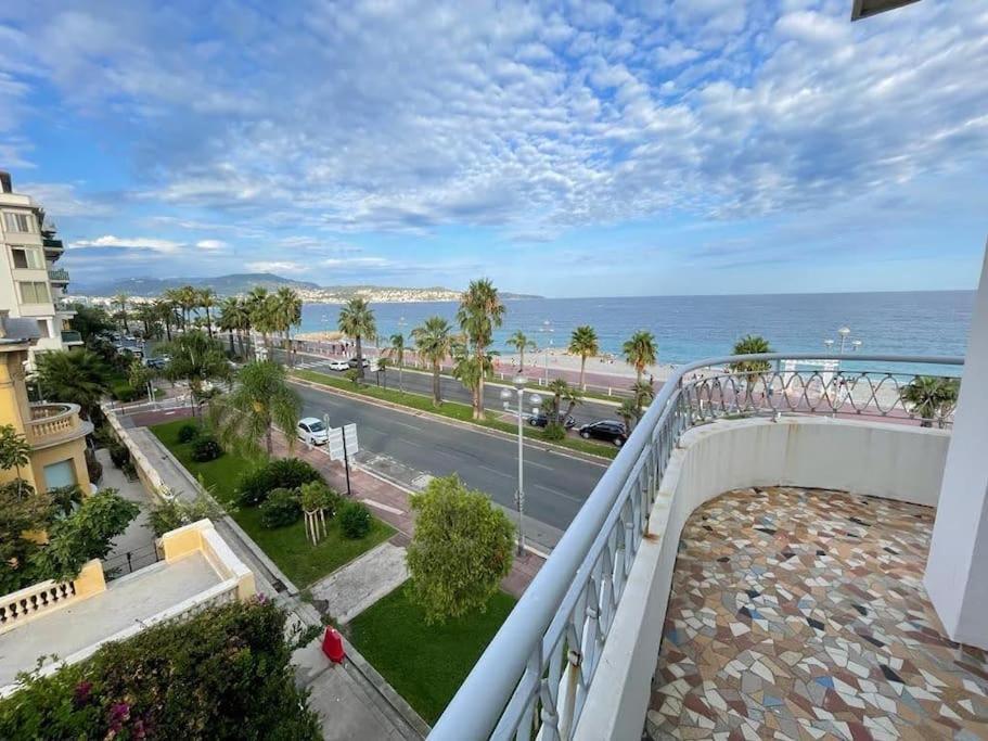 Beach Front, Superbe Appartement Pour 4 Personnes Nisa Exterior foto