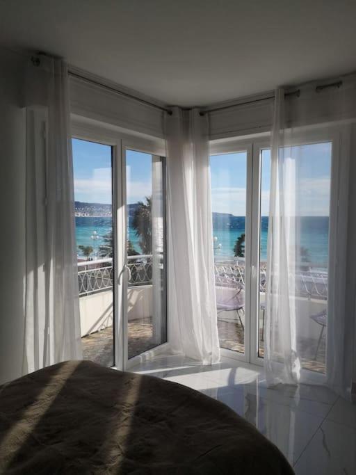 Beach Front, Superbe Appartement Pour 4 Personnes Nisa Exterior foto