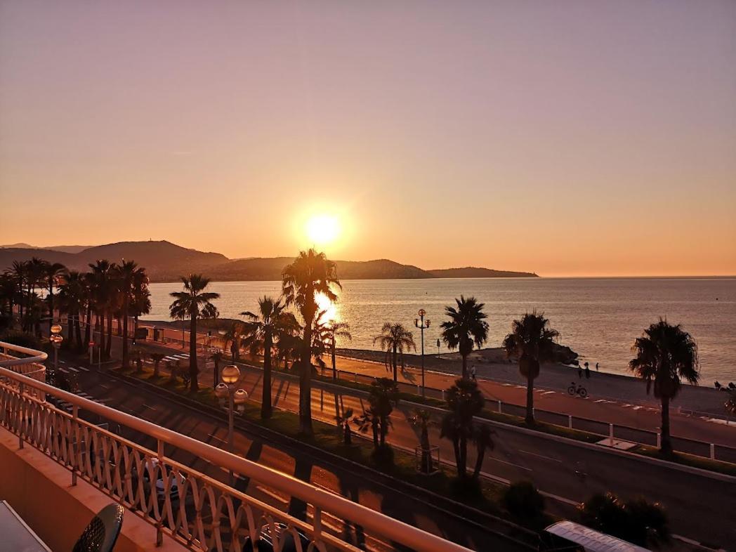 Beach Front, Superbe Appartement Pour 4 Personnes Nisa Exterior foto