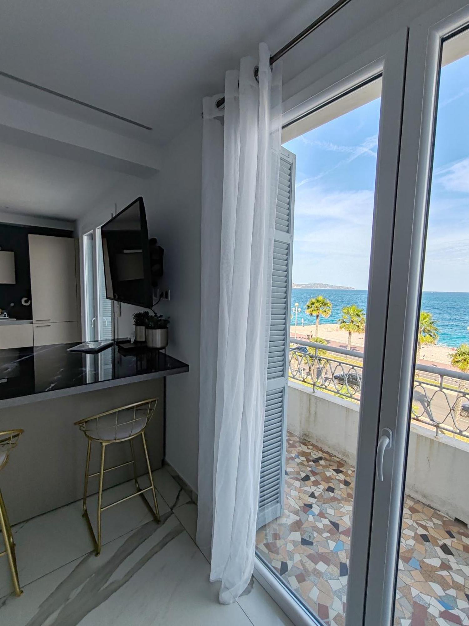 Beach Front, Superbe Appartement Pour 4 Personnes Nisa Exterior foto